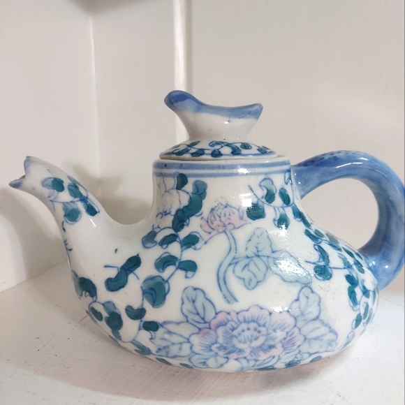 Unique Vintage Accents Vintage Chinese Blue White Porcelain Teapot